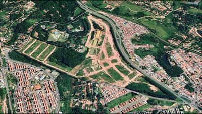 Vista aérea do empreendimento Villagio San Conrado entre áreas residenciais já consolidadas, em Jundiaí/SP